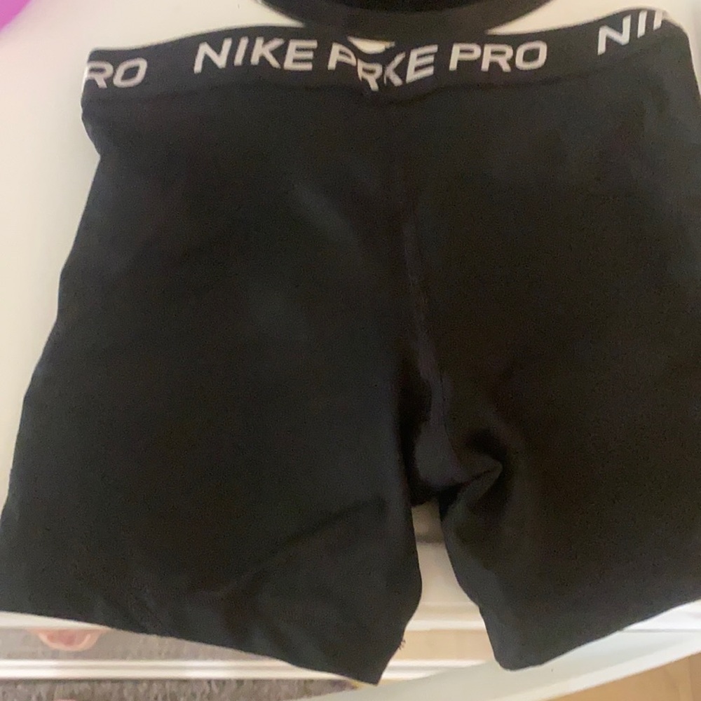 Girls size medium Nike Pro shorts brand new